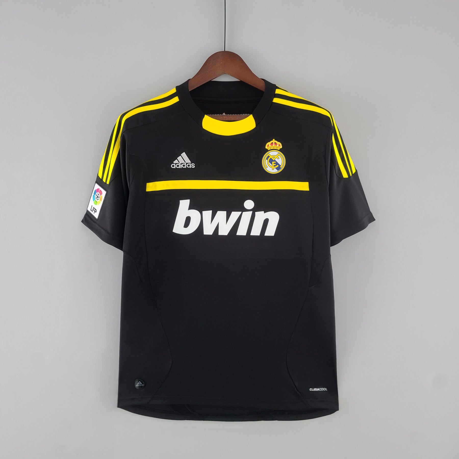 CAMISA RETRÔ REAL MADRID GOLEIRO BLACK 11/12