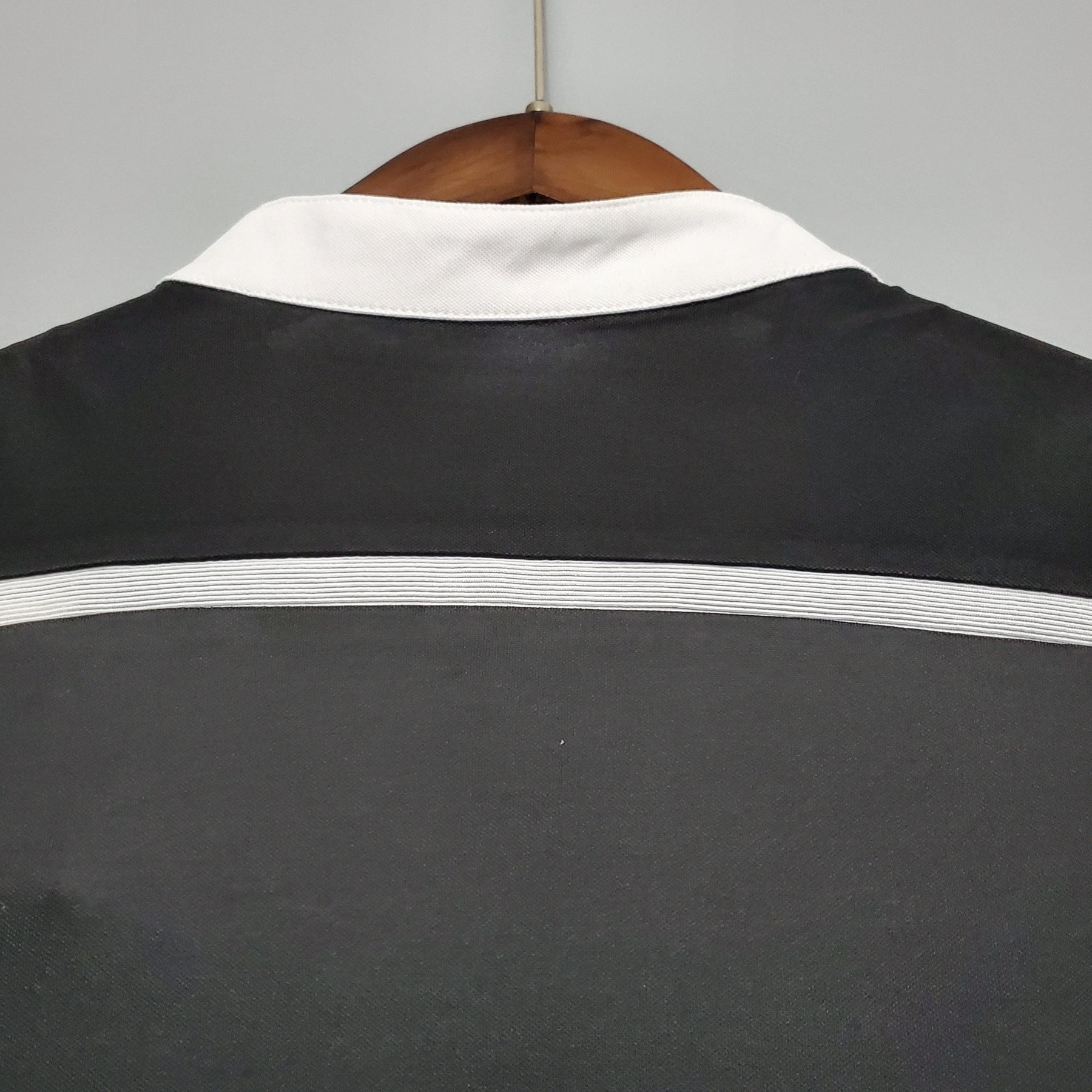 Camisa Retrô Real Madrid 2014/15 Preta Dragão Terceira