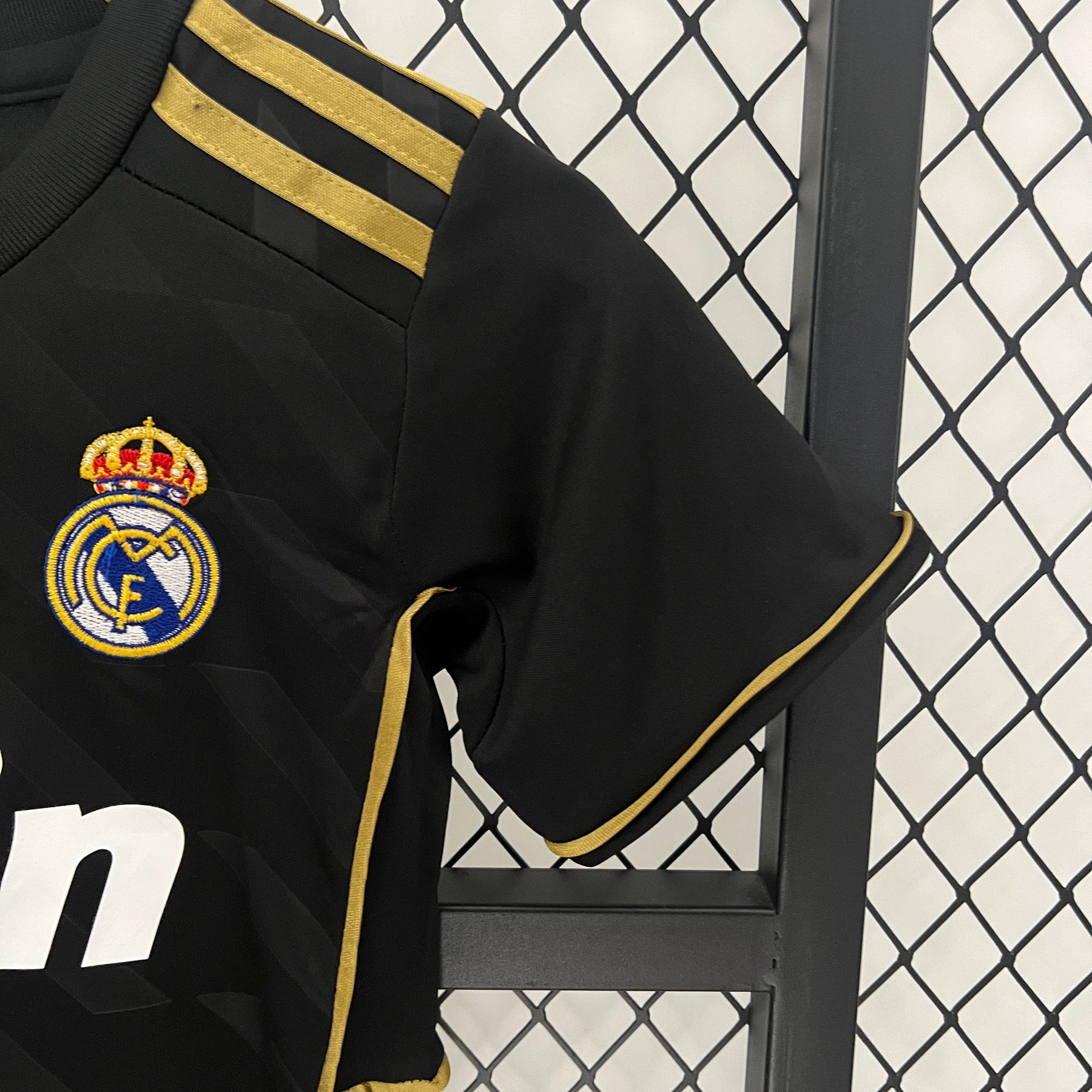 KIT INFANTIL RETRÔ REAL MADRID AWAY 11/12