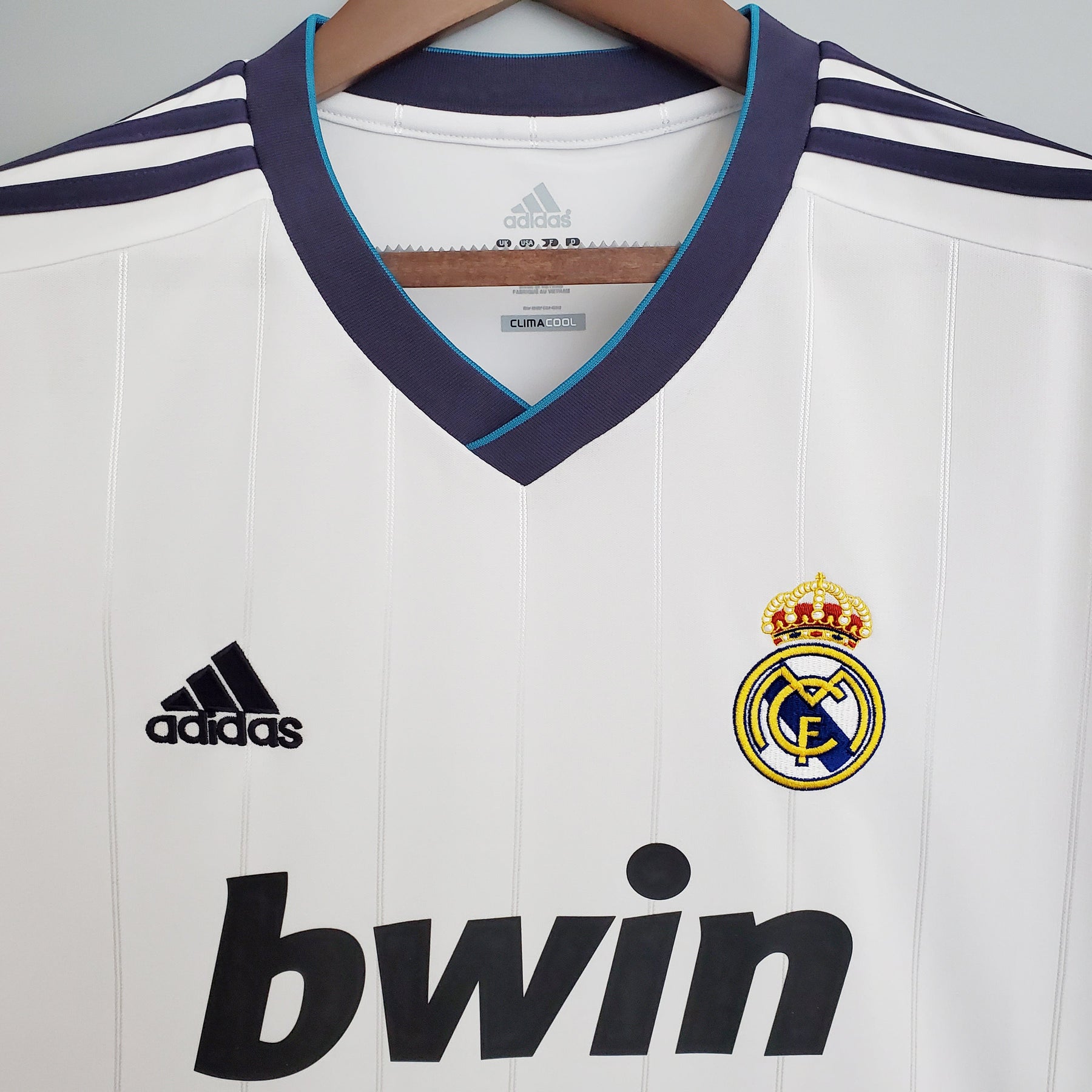 CAMISA RETRÔ REAL MADRID HOME 12/13
