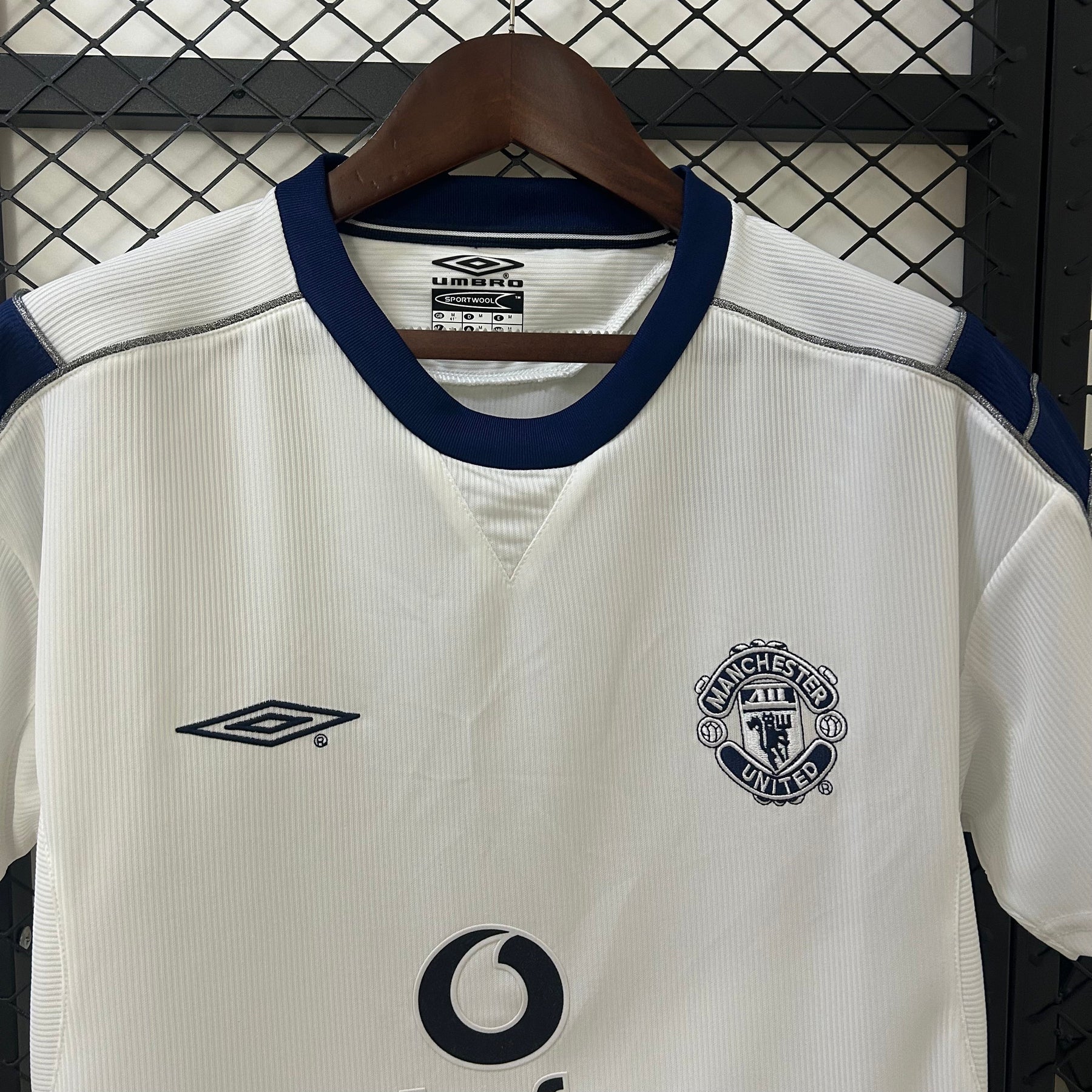 CAMISA RETRÔ MANCHESTER UNITED AWAY 00/01