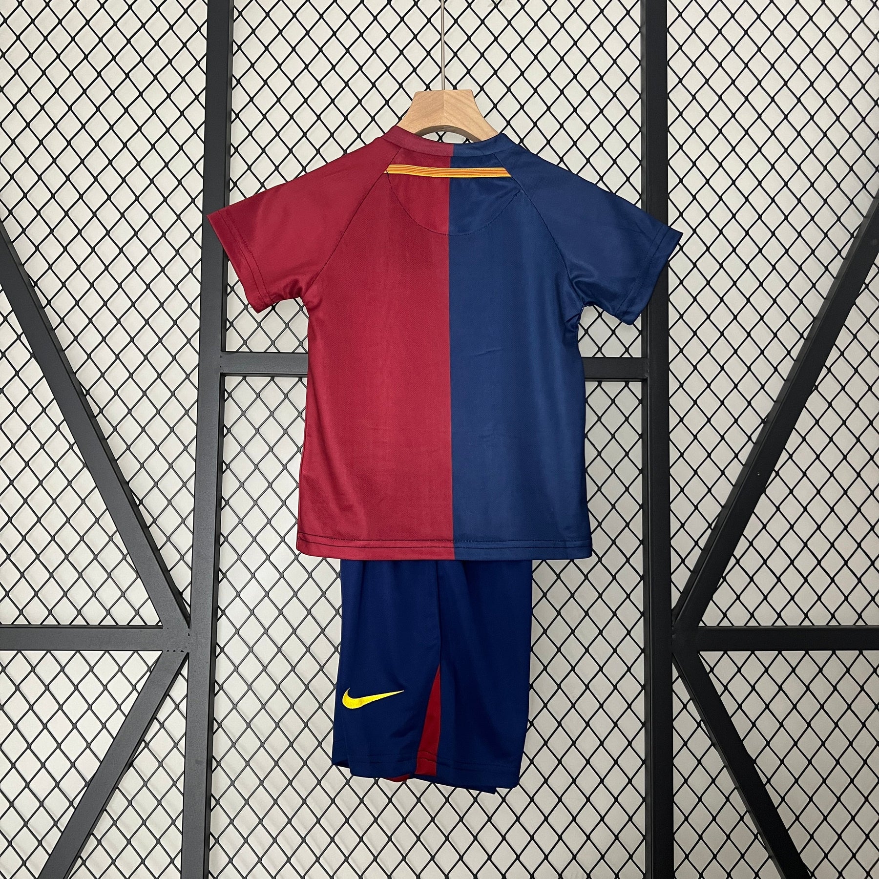 KIT INFANTIL RETRÔ BARCELONA HOME 08/09