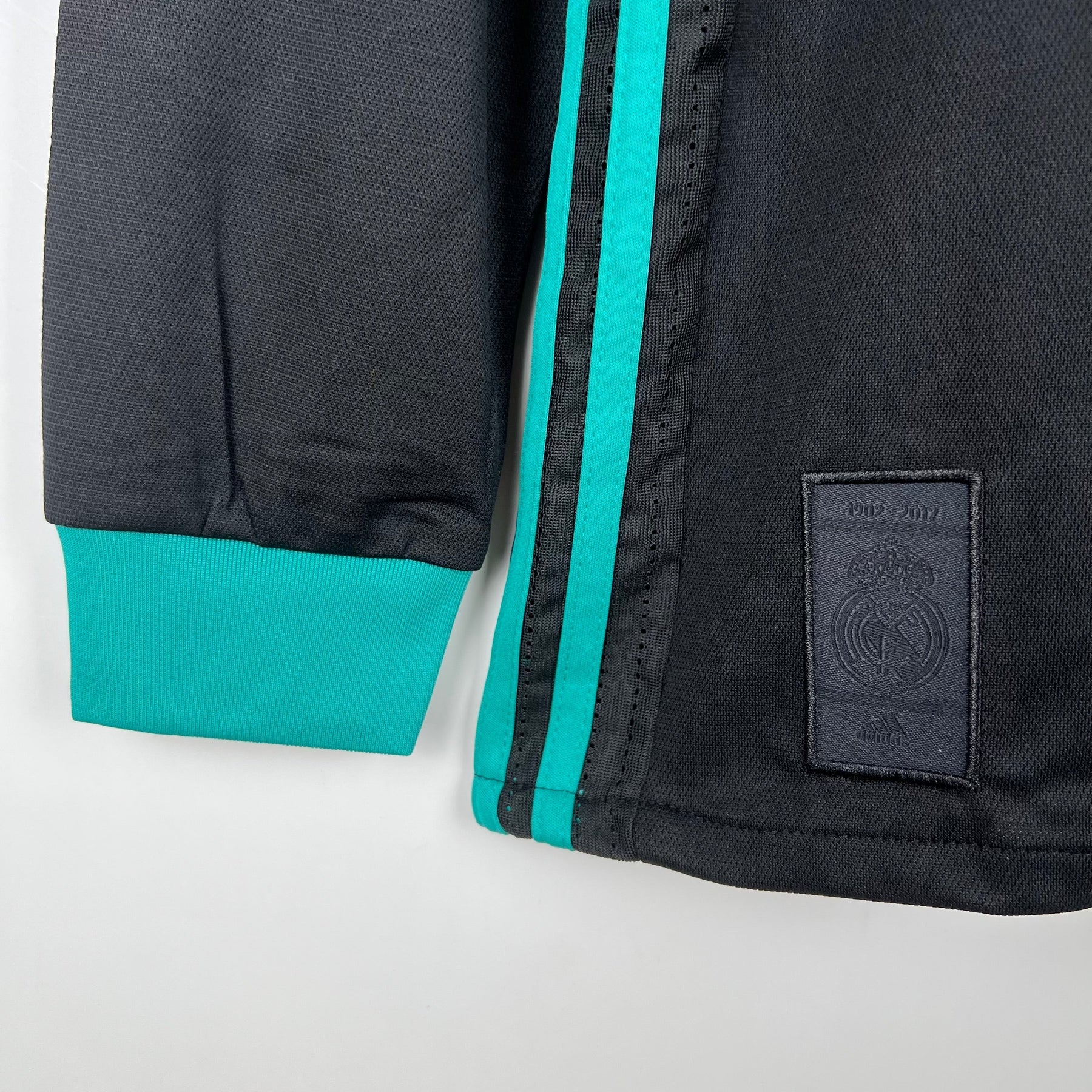 CAMISA REAL MADRID MANGA LONGA RETRÔ AWAY 17/18