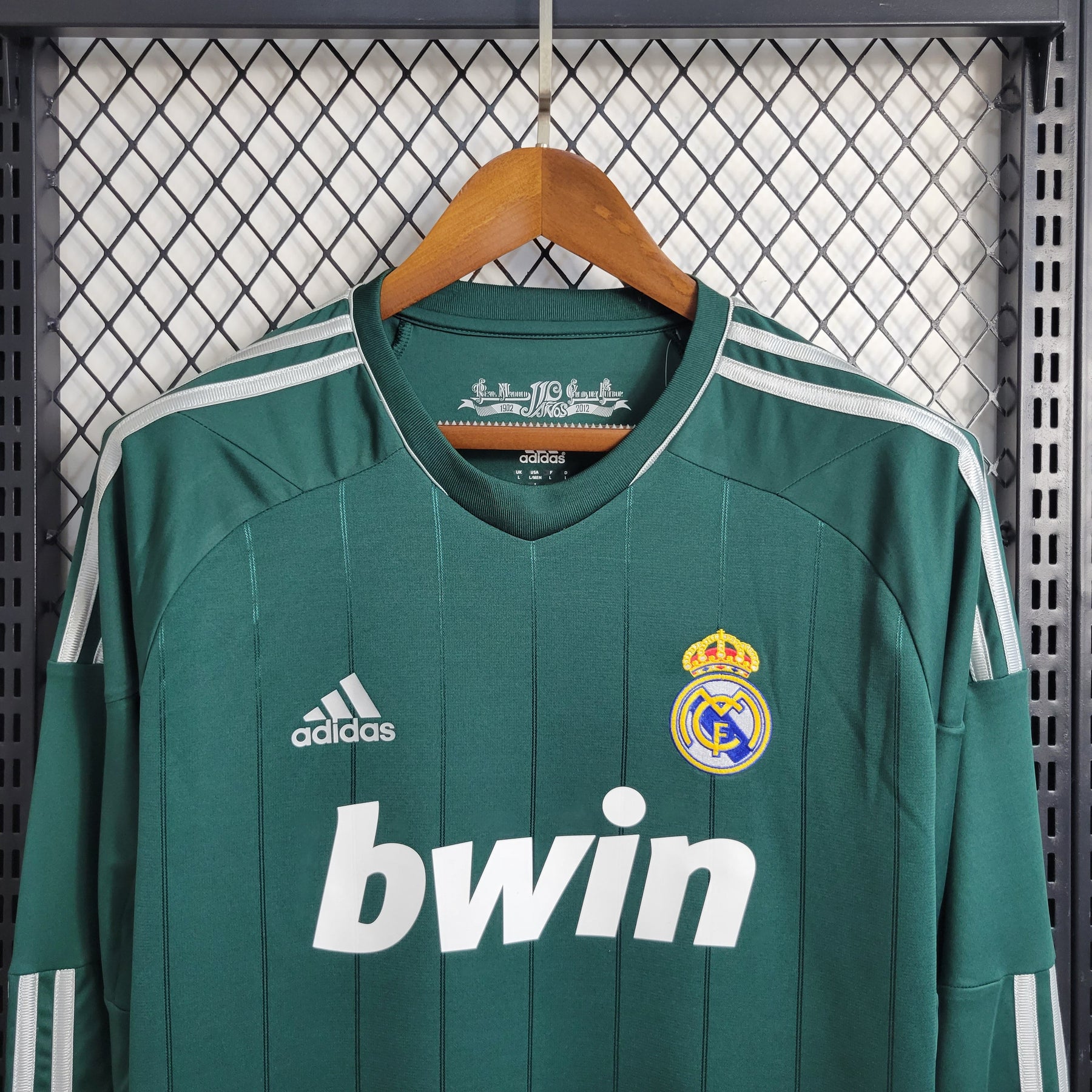 CAMISA REAL MADRID MANGA LONGA RETRÔ AWAY 12/13