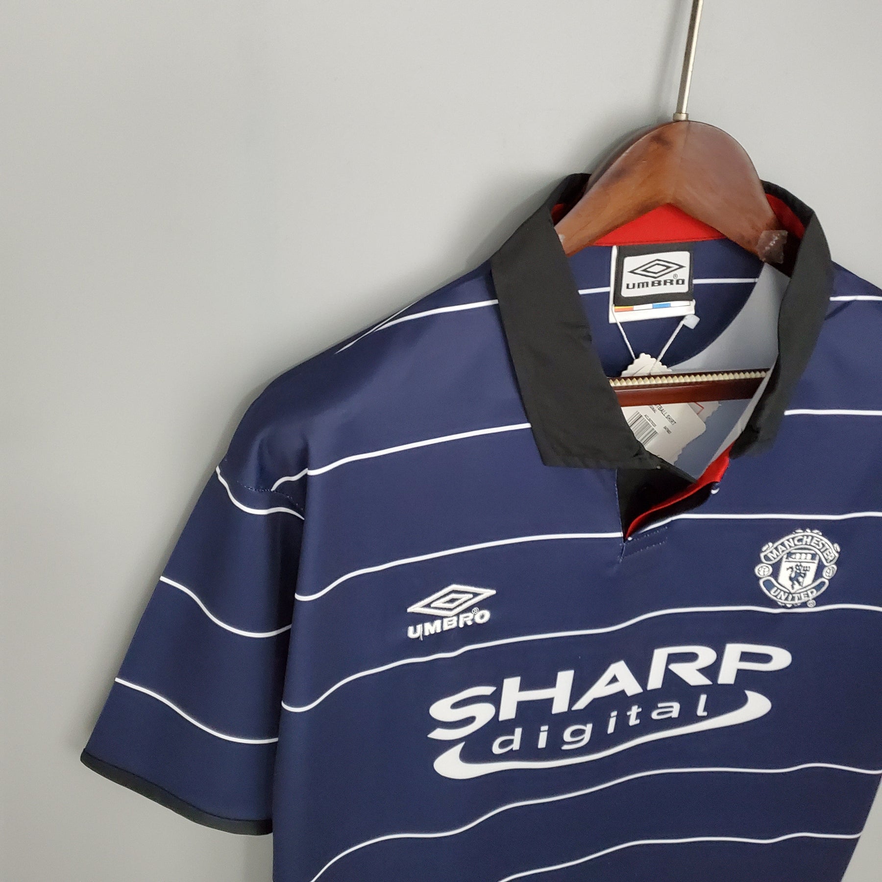 CAMISA RETRÔ MANCHESTER UNITED AWAY 99/00