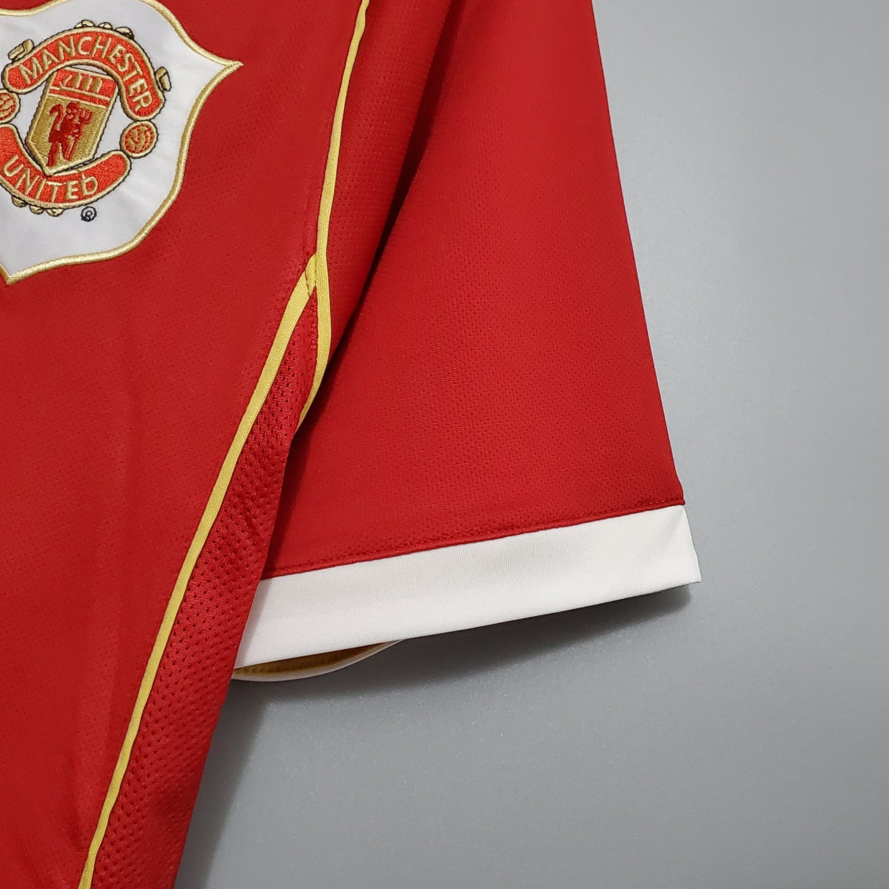 CAMISA RETRÔ MANCHESTER UNITED HOME 06/07