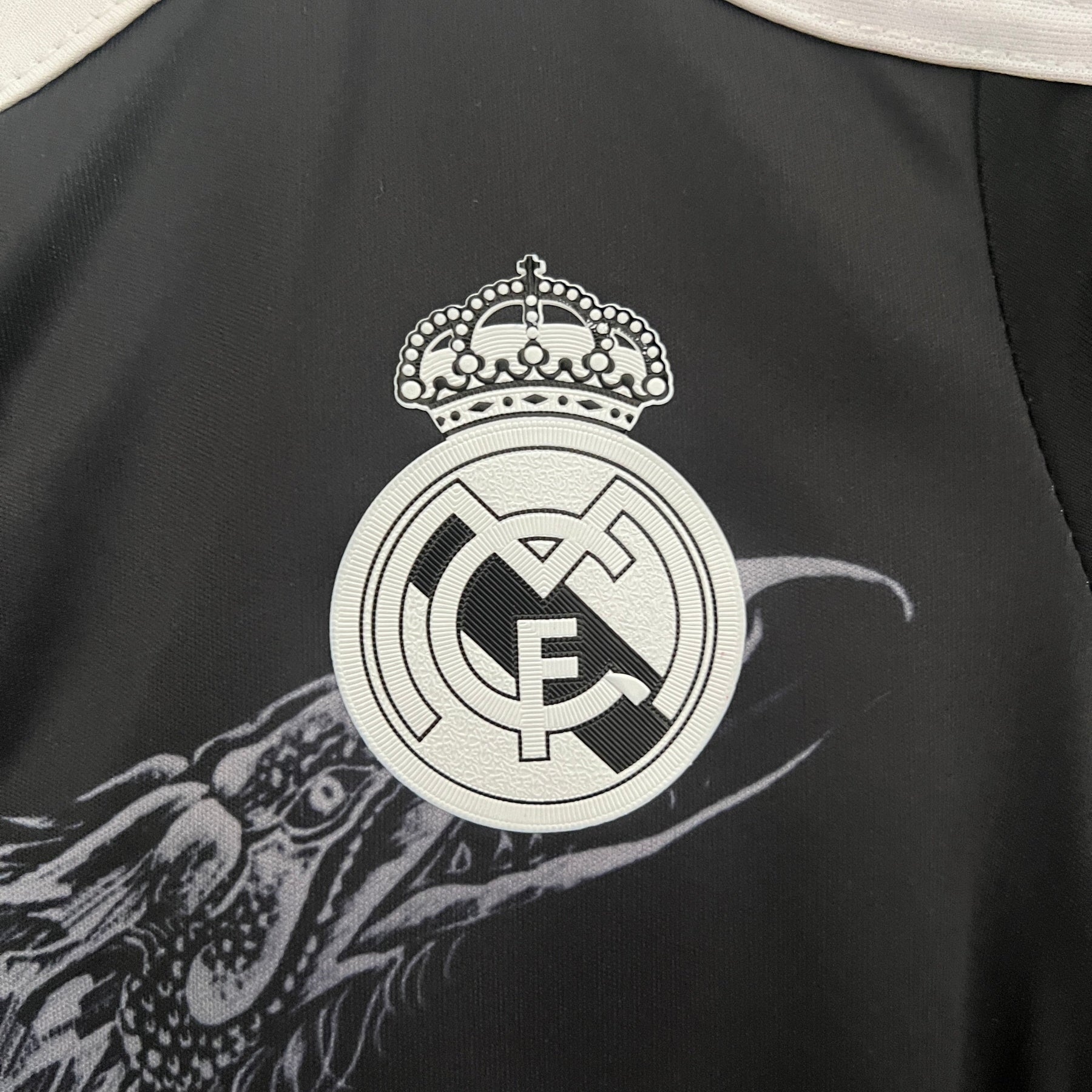 KIT INFANTIL RETRÔ REAL MADRID THIRD 14/15