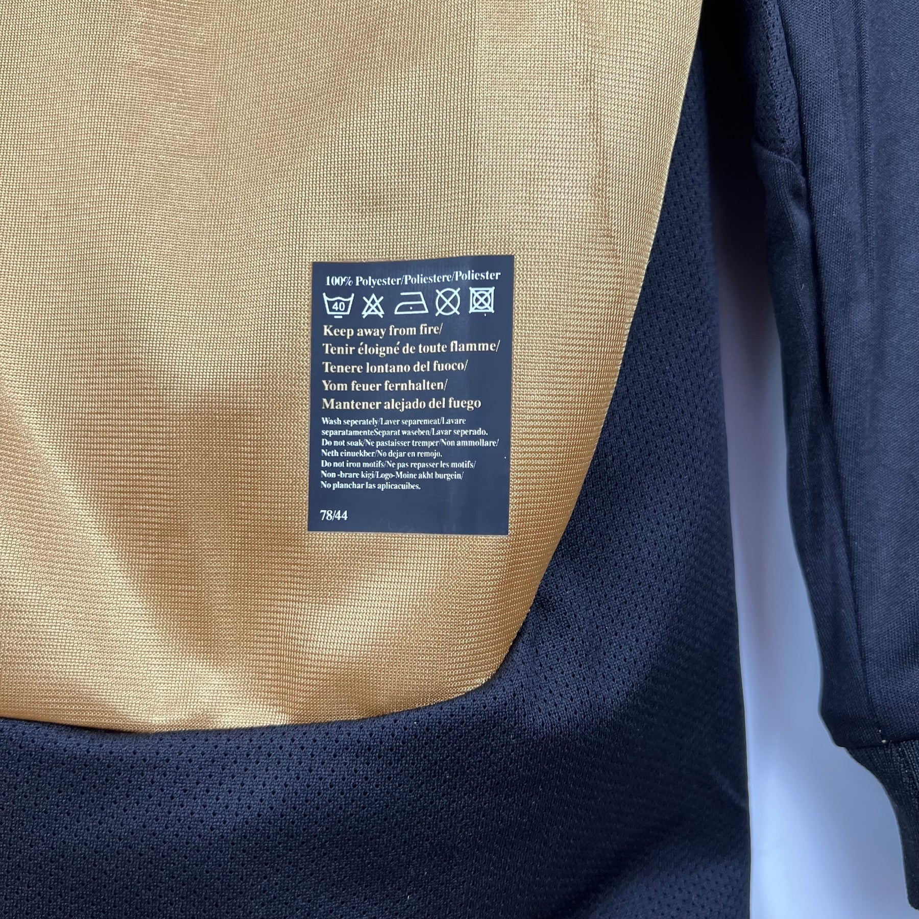 CAMISA RETRÔ MANCHESTER UNITED MANGA LONGA DUPLA FACE 01/02