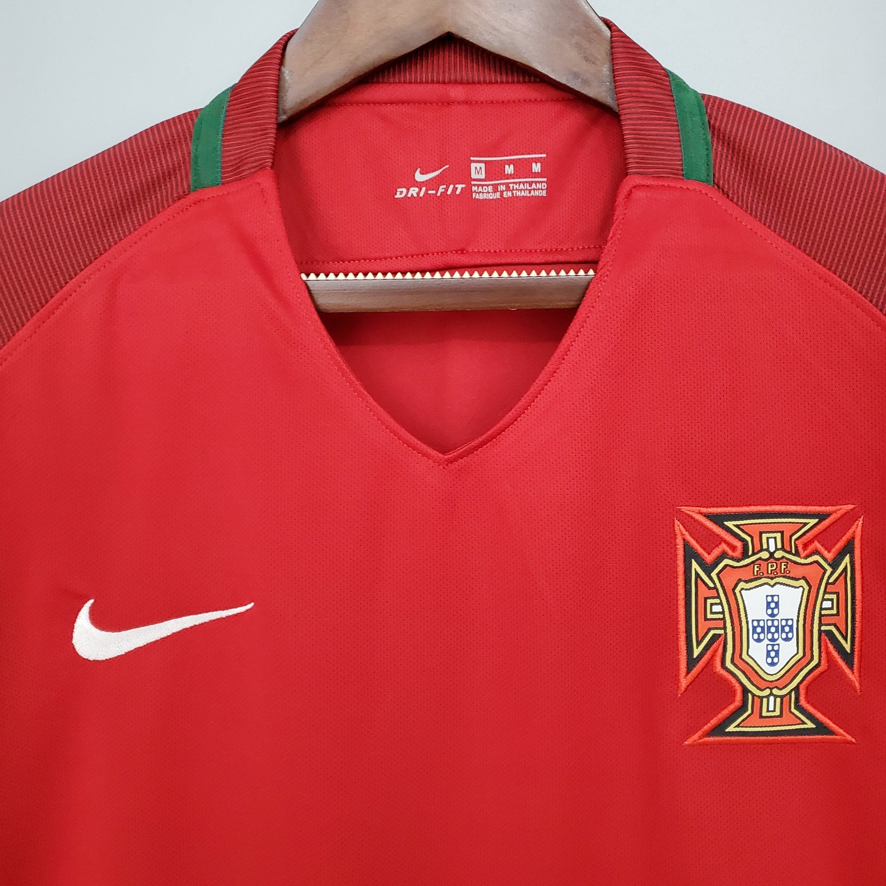 CAMISA RETRÔ PORTUGAL HOME 2016