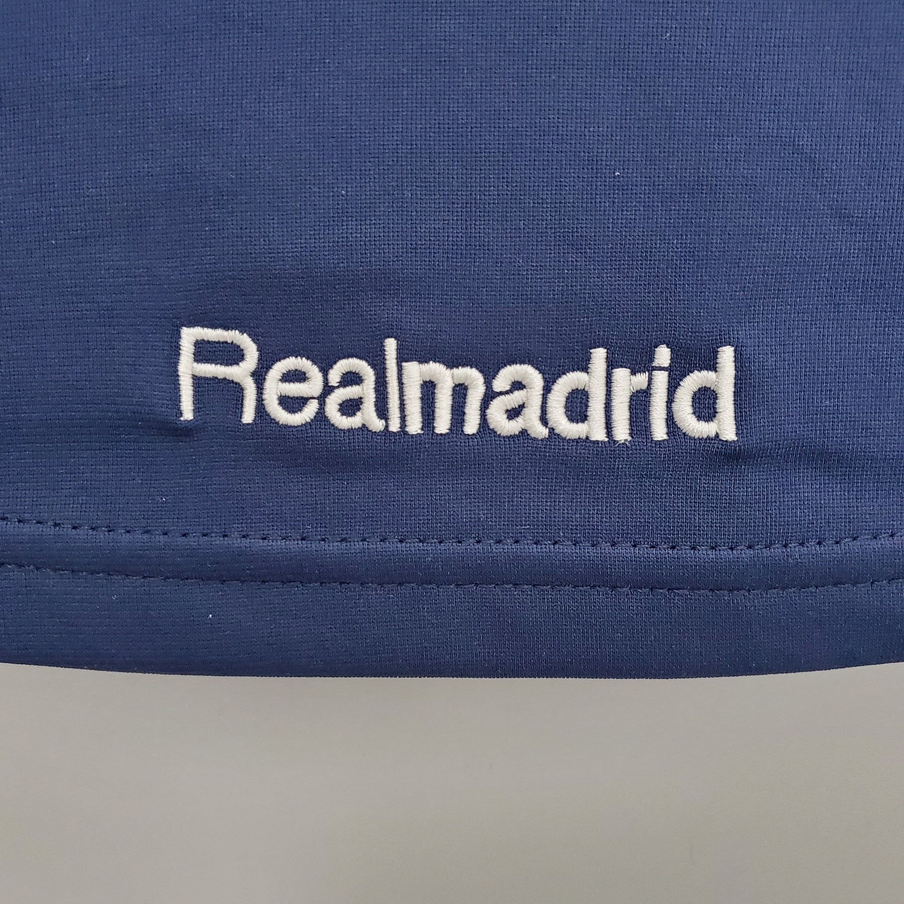 CAMISA REAL MADRID RETRÔ AWAY 05/06