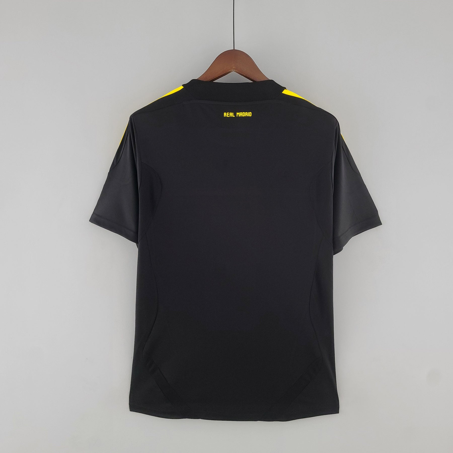 CAMISA RETRÔ REAL MADRID GOLEIRO BLACK 11/12