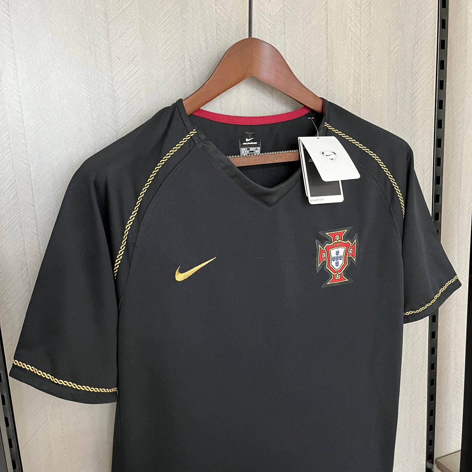 CAMISA RETRÔ PORTUGAL AWAY 2006