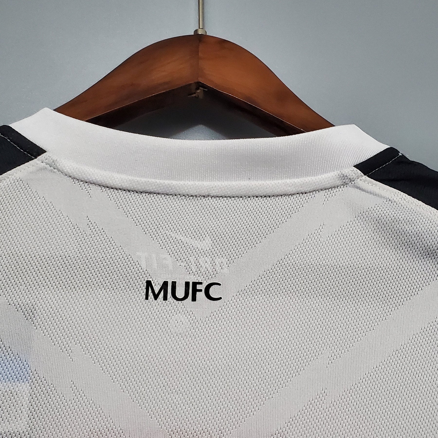 CAMISA RETRÔ MANCHESTER UNITED AWAY 10/11