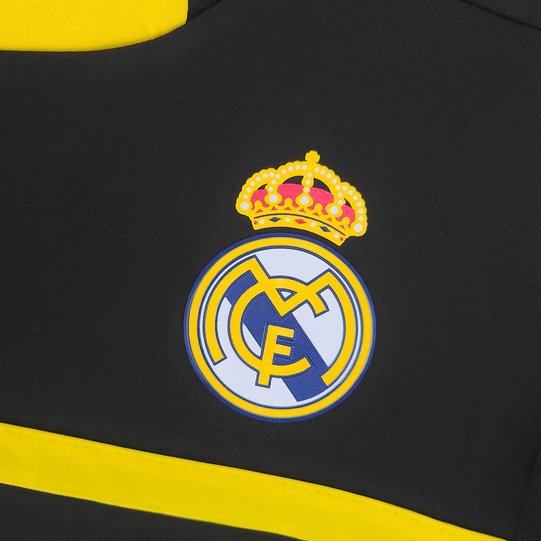 CAMISA RETRÔ REAL MADRID GOLEIRO BLACK 11/12
