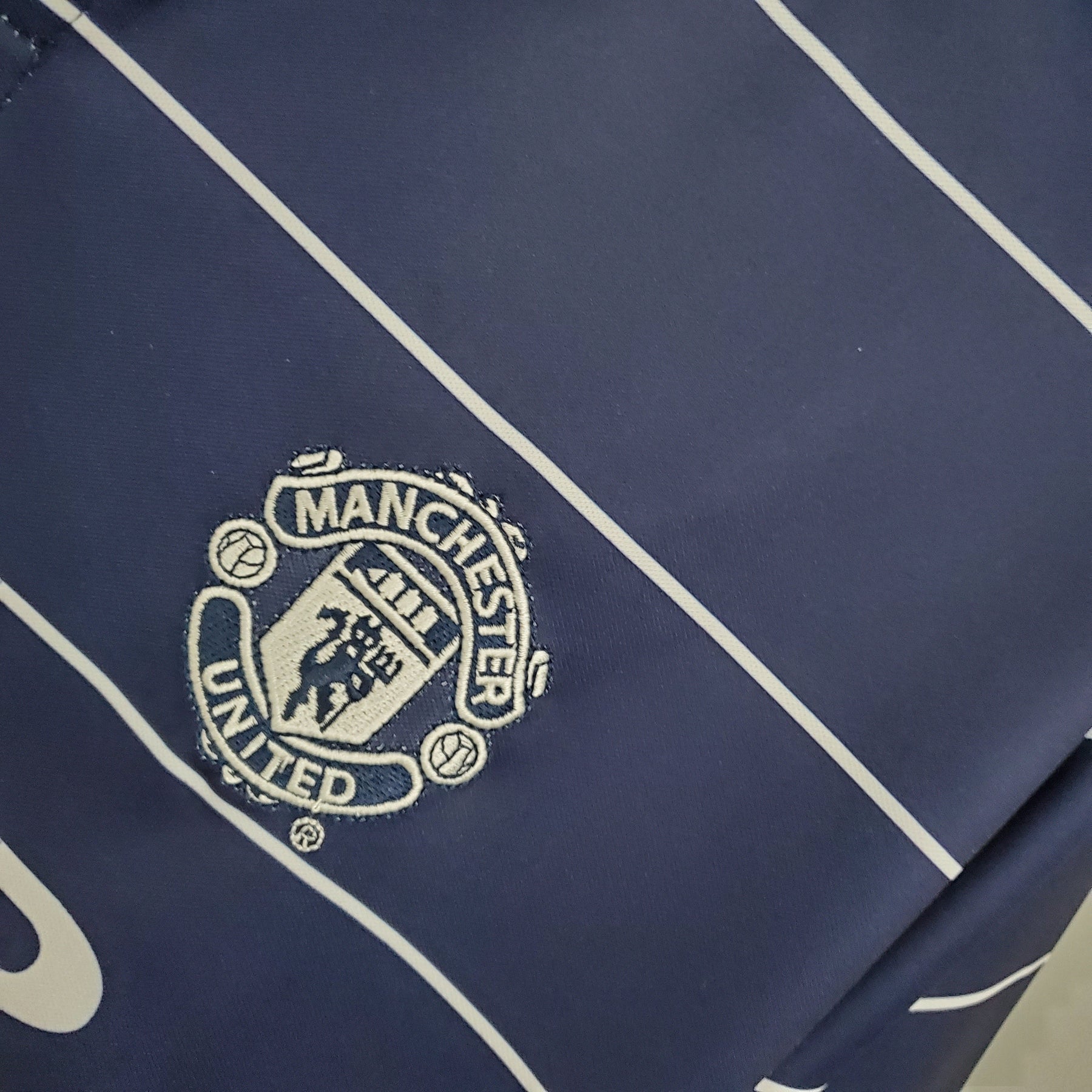 CAMISA RETRÔ MANCHESTER UNITED AWAY 99/00