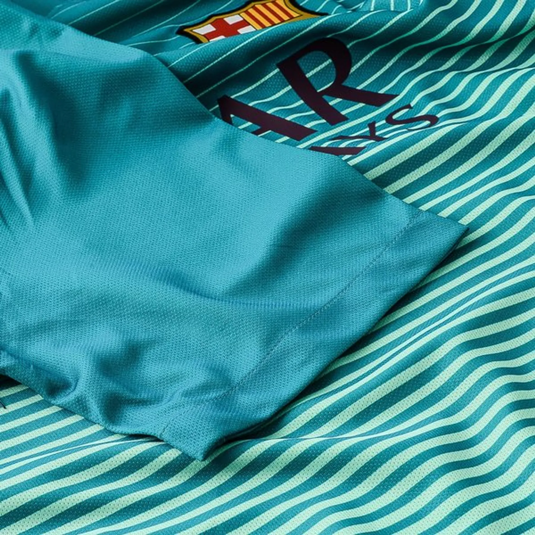 CAMISA RETRÔ BARCELONA THIRD 2016/17 GRENÁ MASCULINA + CHAVEIRO ESPECIAL DE BRINDE