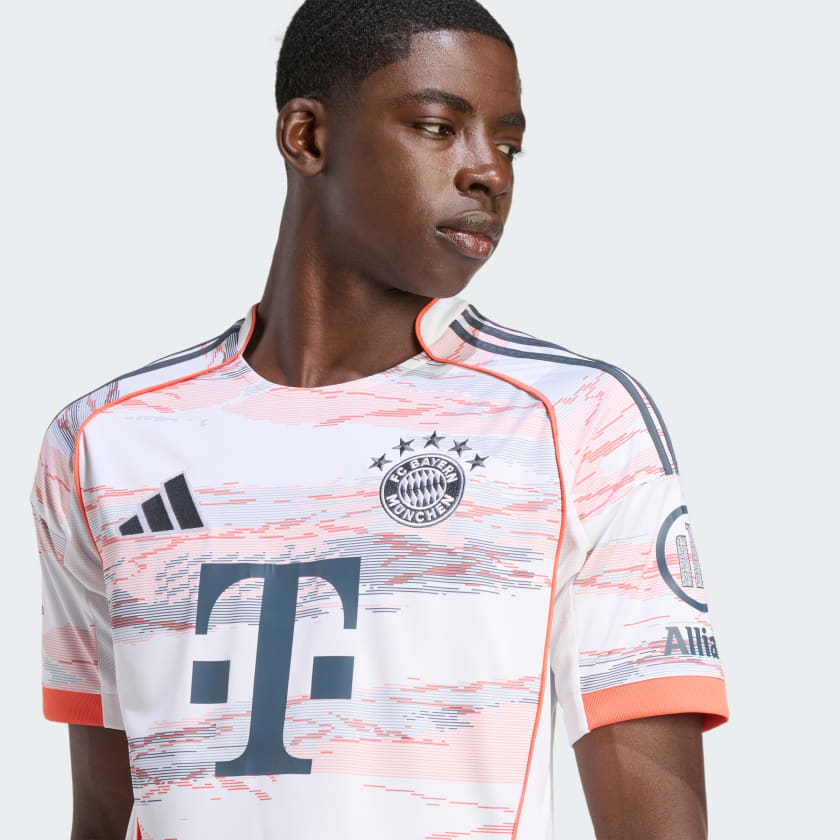 CAMISA RESERVA II BAYERN DE MUNIQUE MUNDIAL DE CLUBES 2025 TORCEDOR MASCULINA