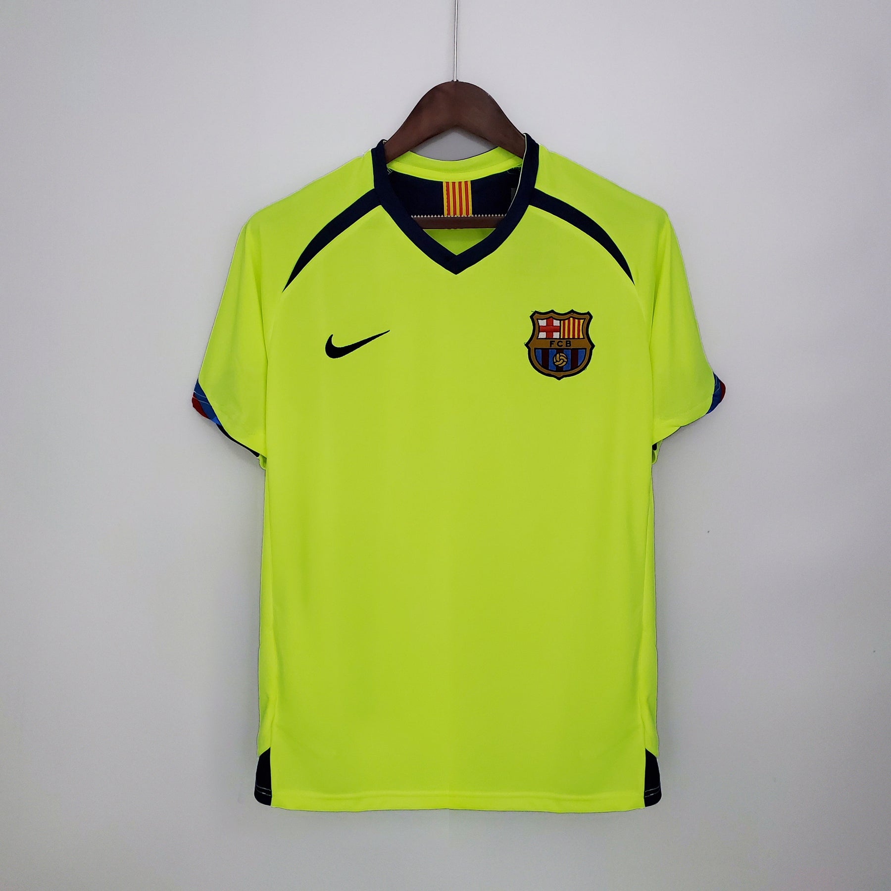 CAMISA RETRÔ BARCELONA AWAY 05/06
