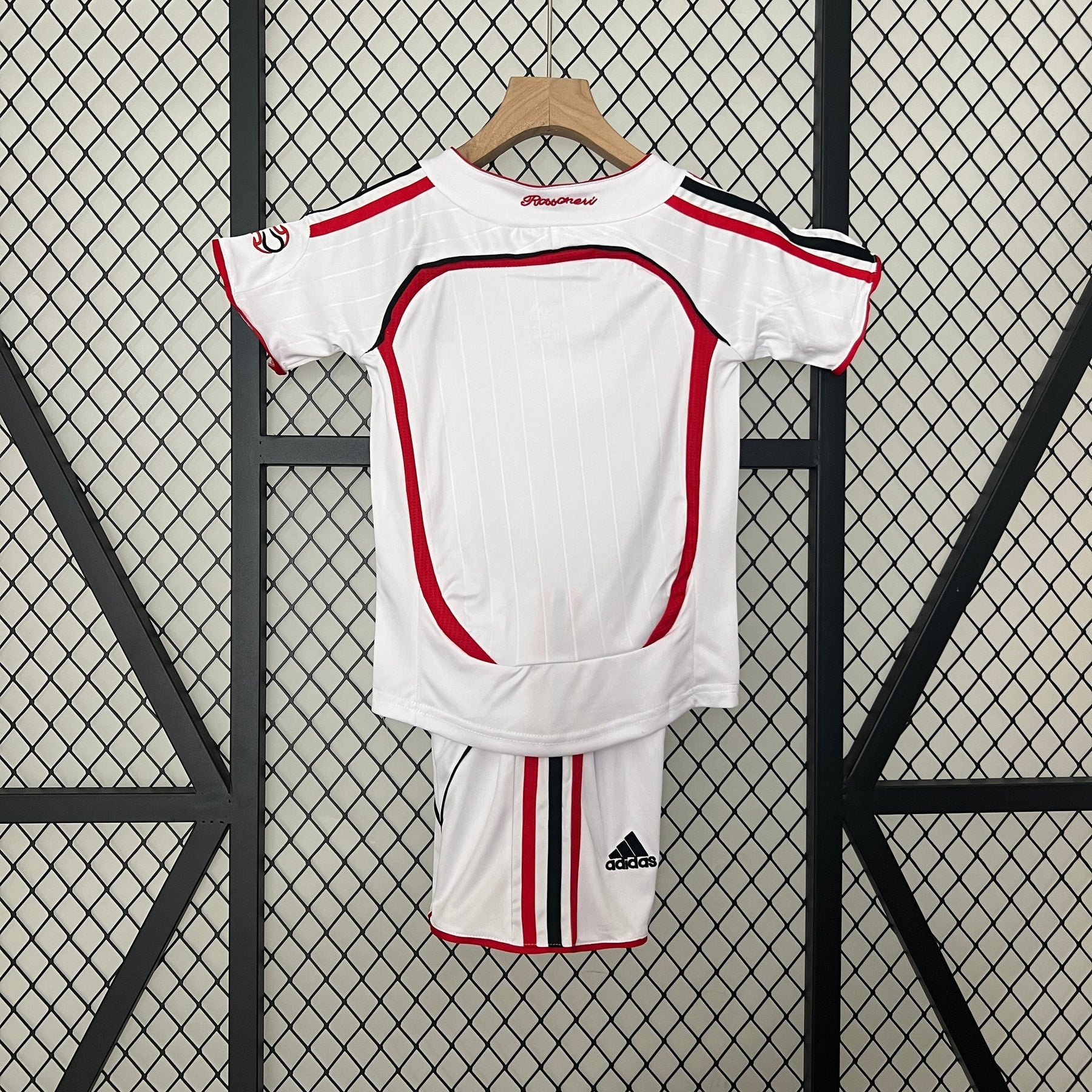KIT INFANTIL RETRÔ MILAN AWAY 06/07