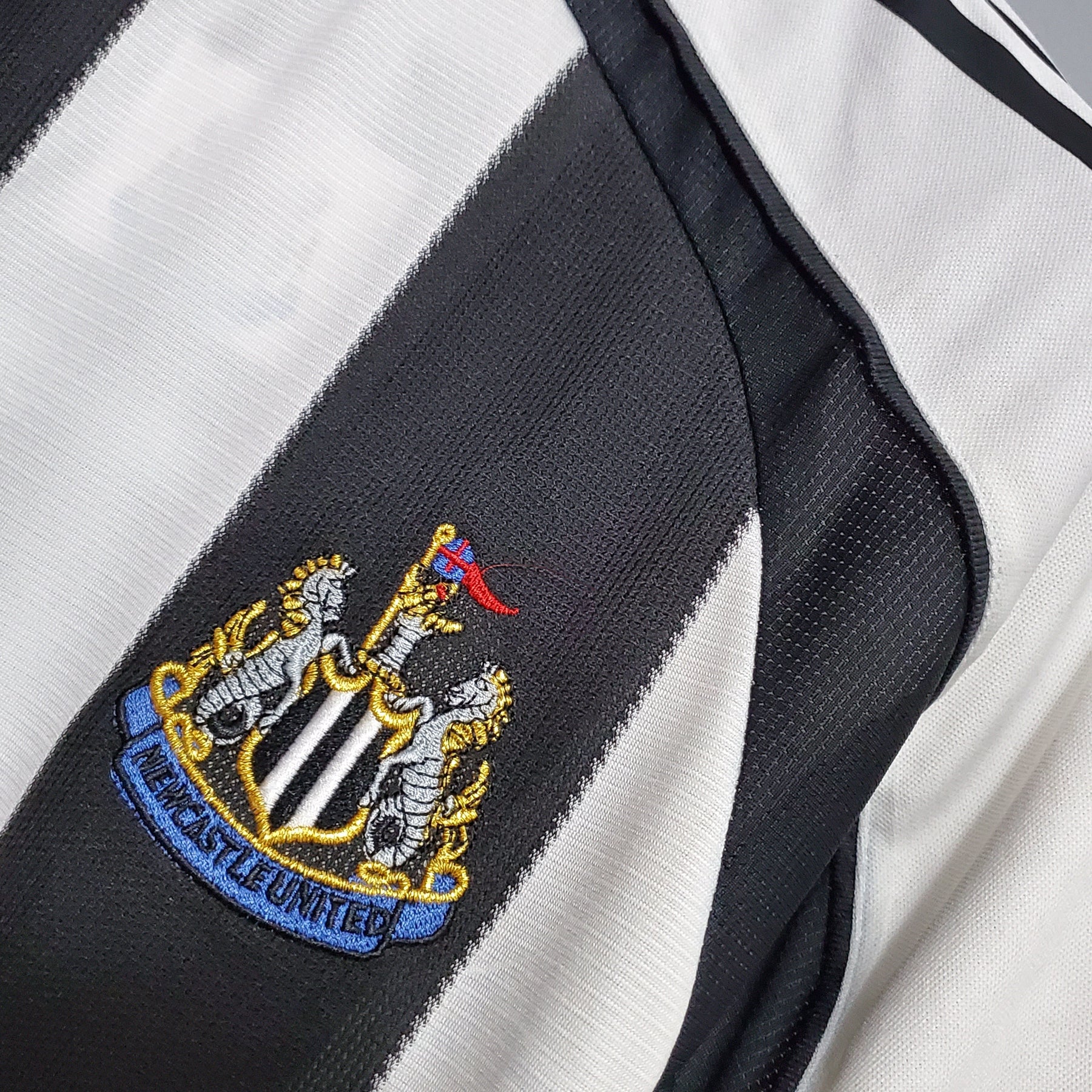 CAMISA NEWCASTLE RETRÔ HOME 05/06