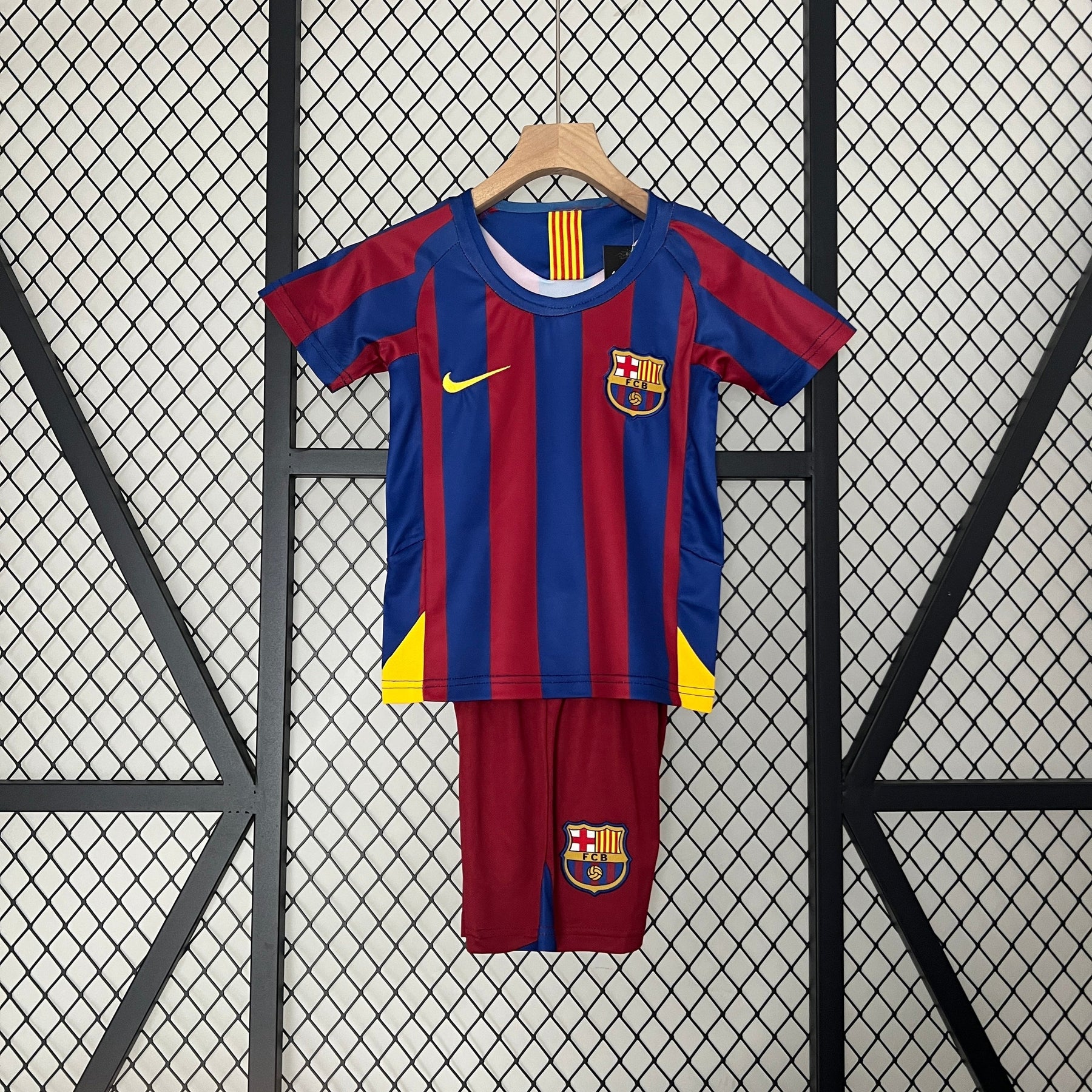 KIT INFANTIL RETRÔ BARCELONA HOME 05/06