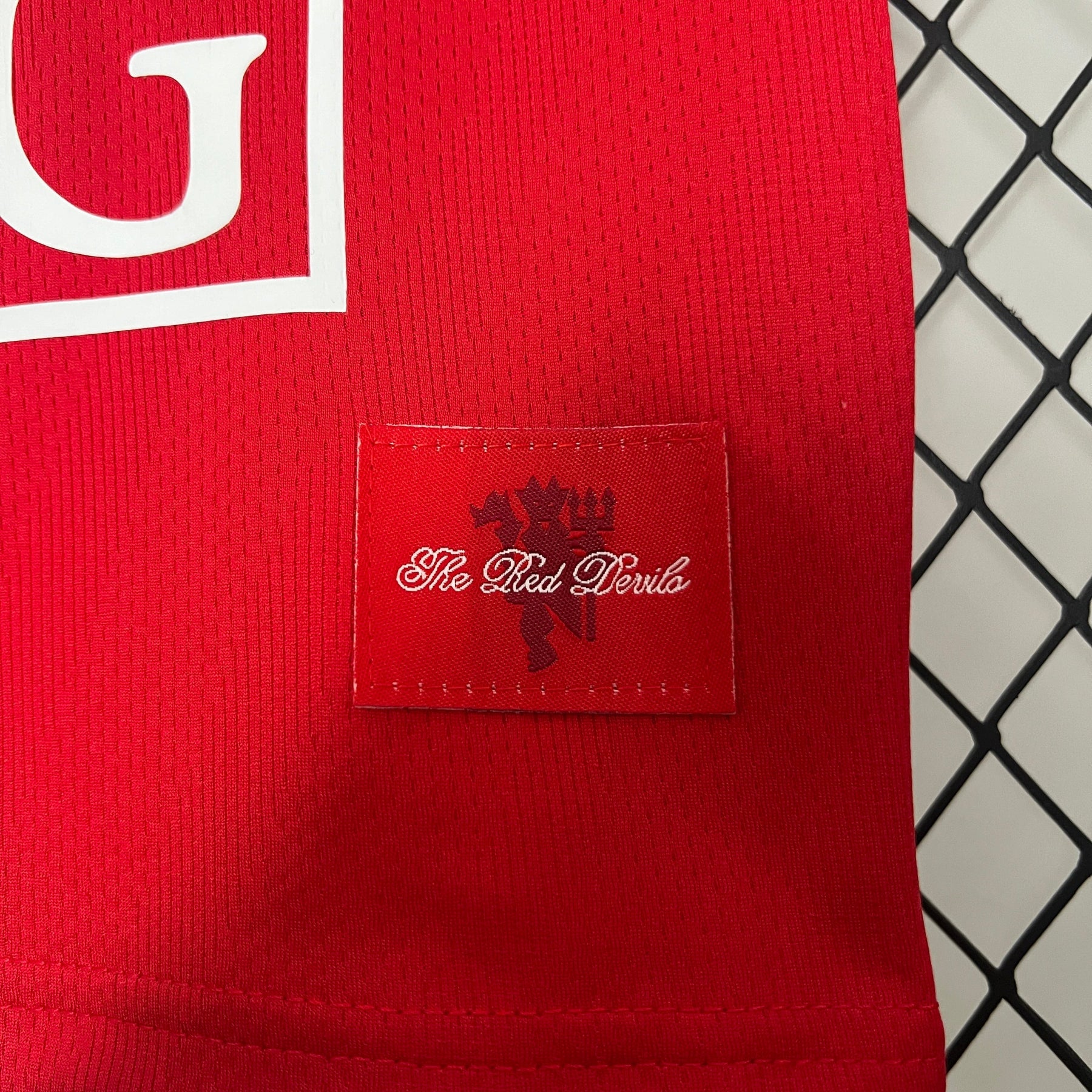 KIT INFANTIL RETRÔ MANCHESTER UNITED HOME 08/09