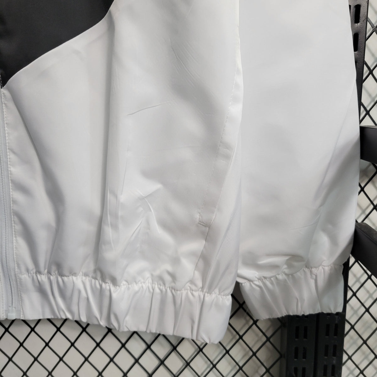 Jaqueta Corta Vento Milan 23/24 - Branco e Preto - JM sports
