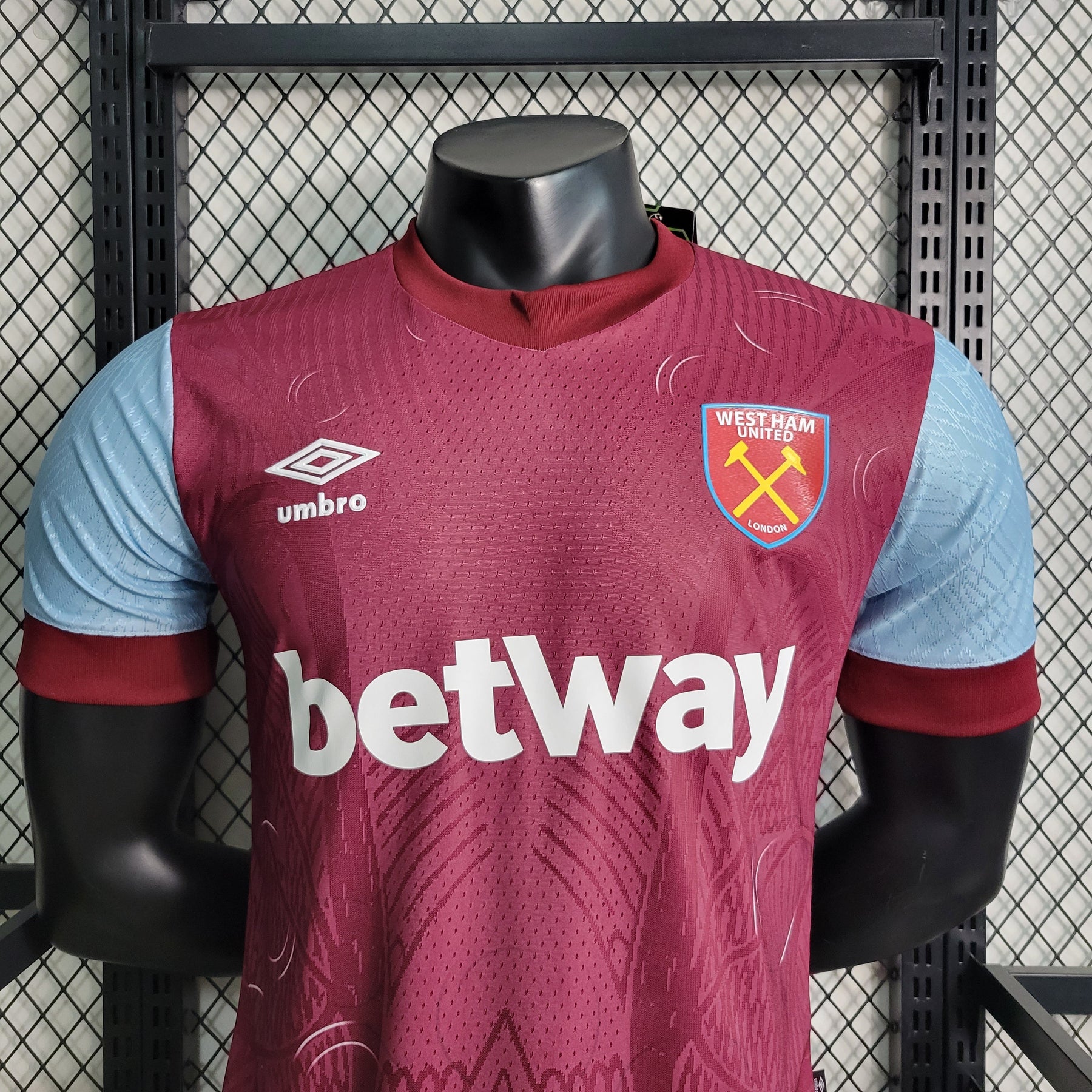 Camisa West Ham Home 23/24 - Umbro Jogador Masculino - JM sports