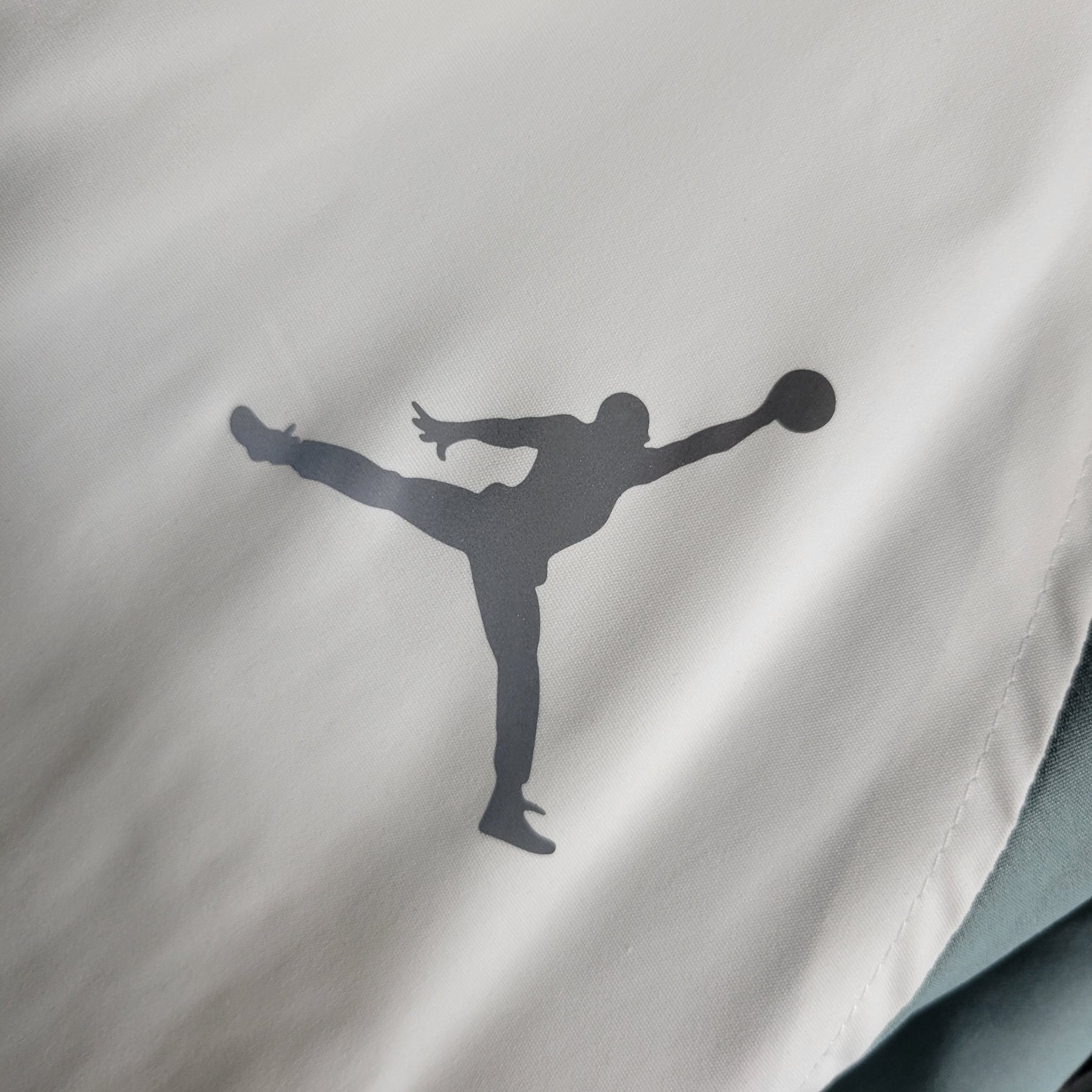 Jaqueta Corta Vento Jordan Cinza e Branca 23/24 - JM sports