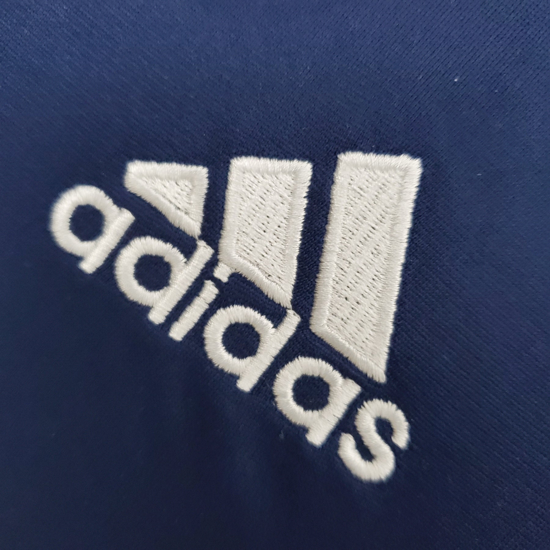 CAMISA REAL MADRID RETRÔ AWAY 05/06