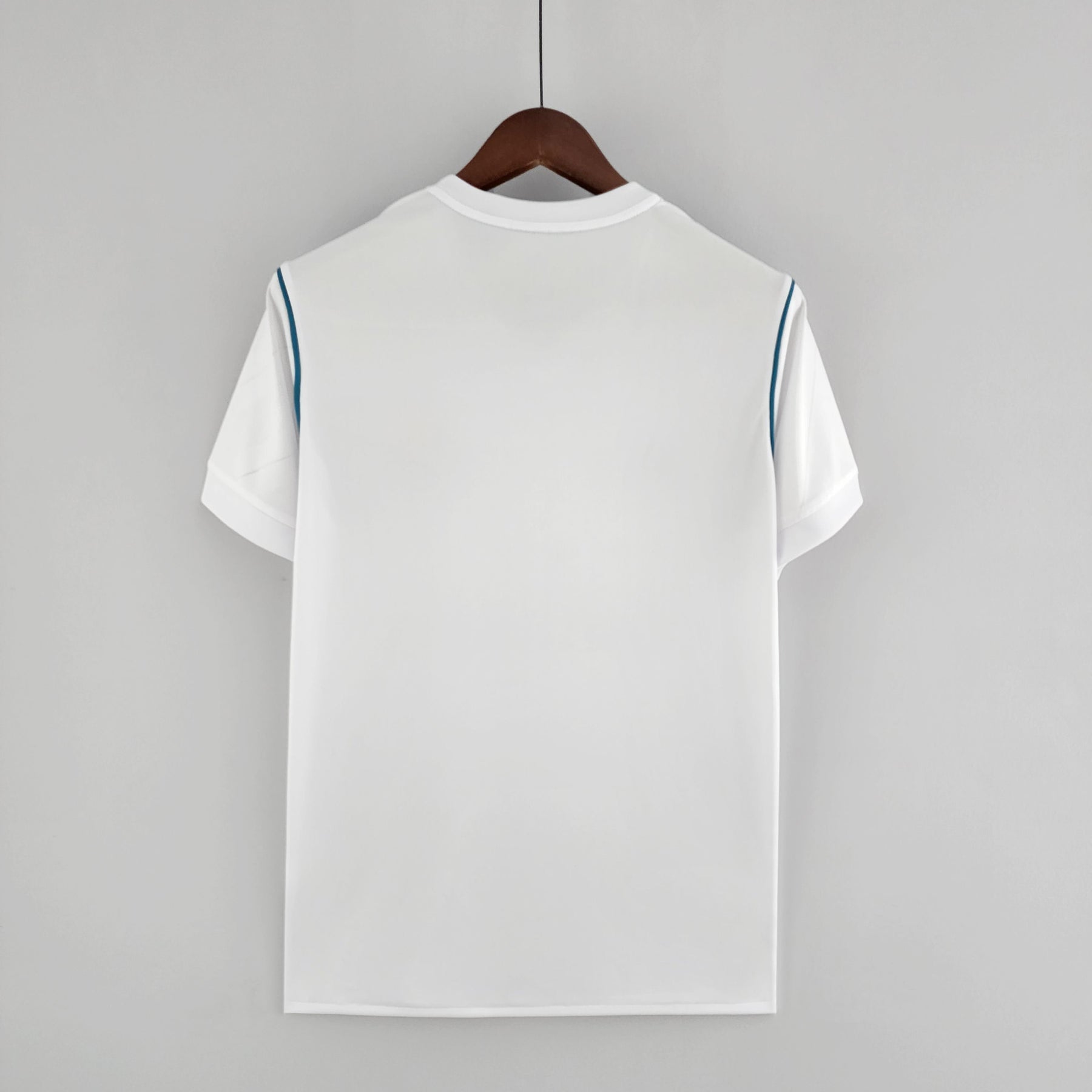 CAMISA RETRÔ REAL MADRID HOME 17/18