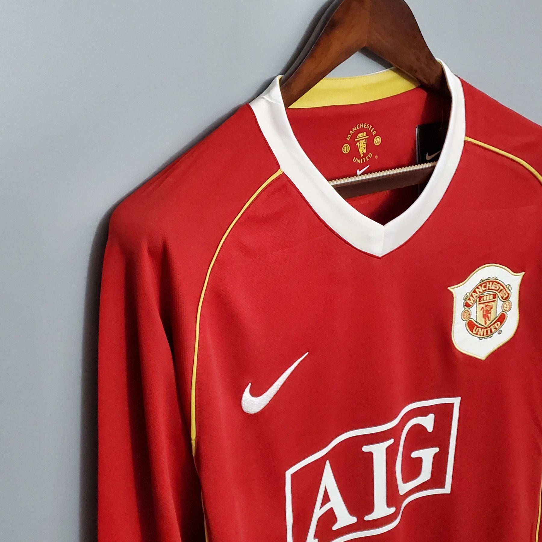 CAMISA RETRÔ MANCHESTER UNITED HOME MANGA LONGA 06/07