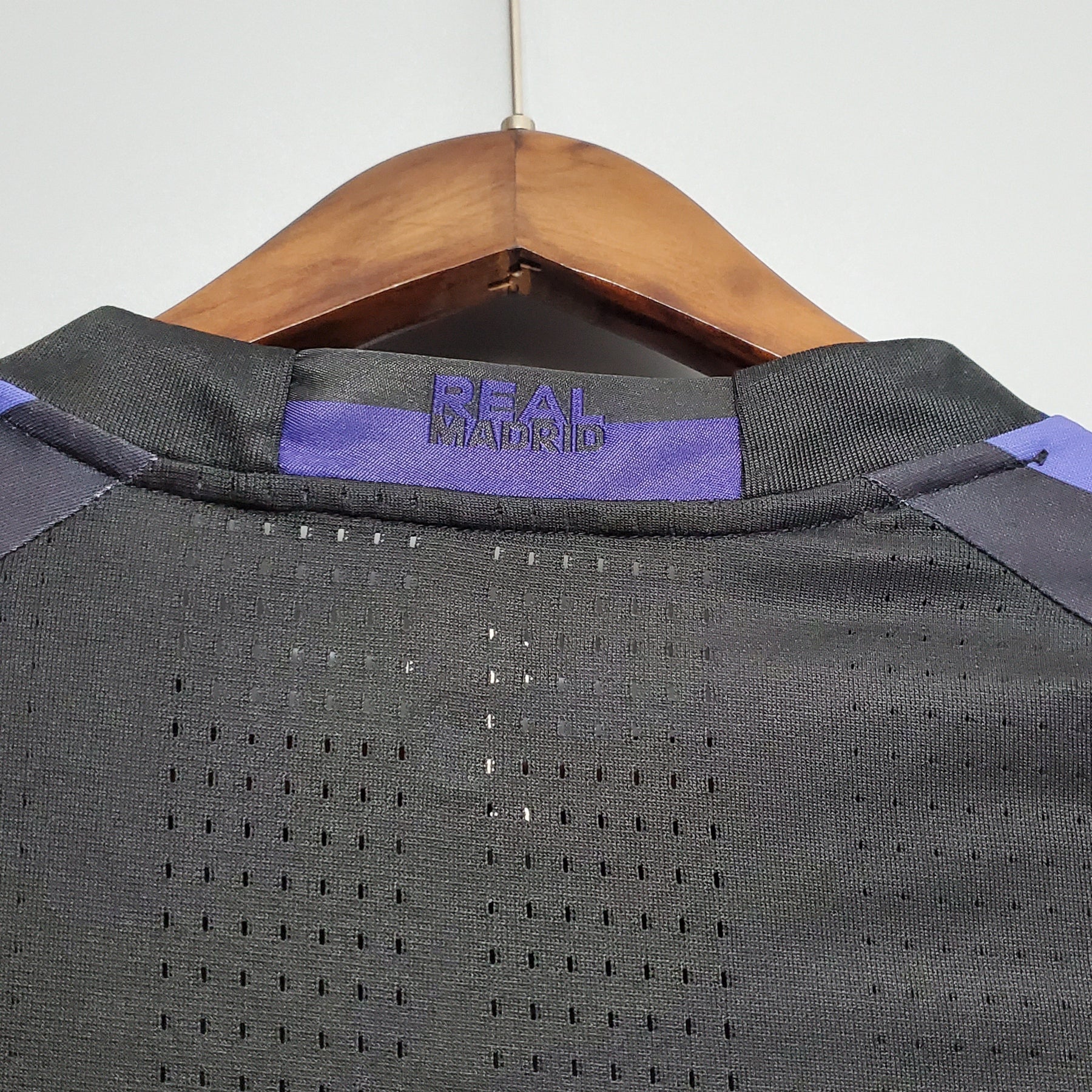 CAMISA REAL MADRID MANGA LONGA RETRÔ THIRD 16/17