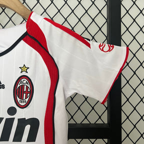 KIT INFANTIL RETRÔ MILAN AWAY 06/07