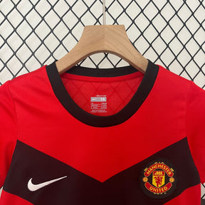 KIT INFANTIL RETRÔ MANCHESTER UNITED HOME 09/10