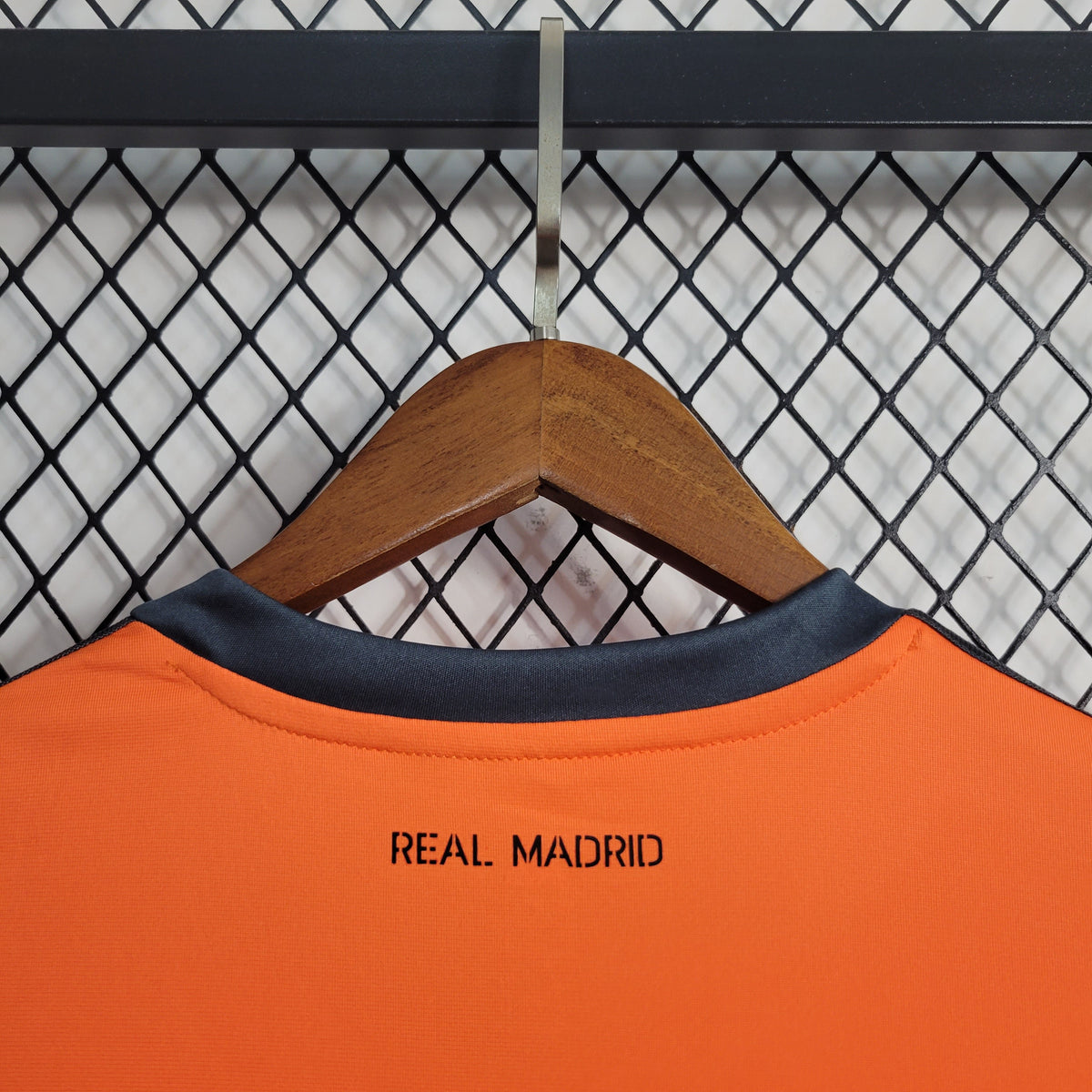 CAMISA REAL MADRID MANGA LONGA RETRÔ AWAY 13/14