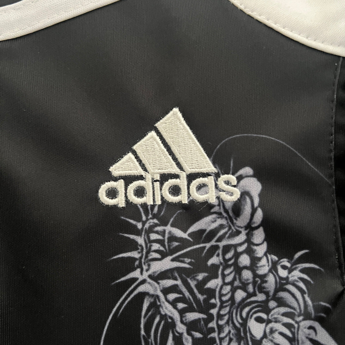 KIT INFANTIL RETRÔ REAL MADRID THIRD 14/15