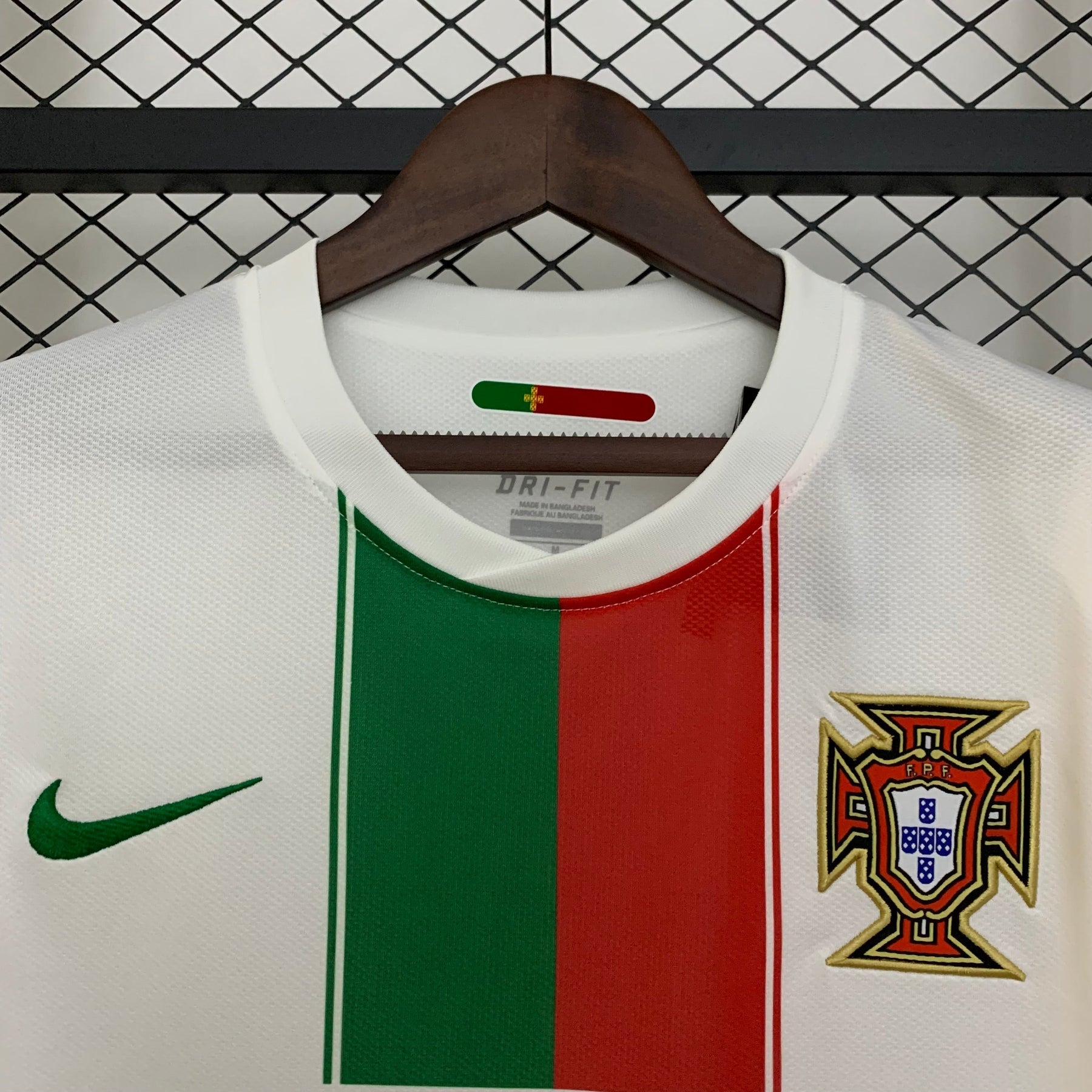 CAMISA RETRÔ PORTUGAL AWAY 2010