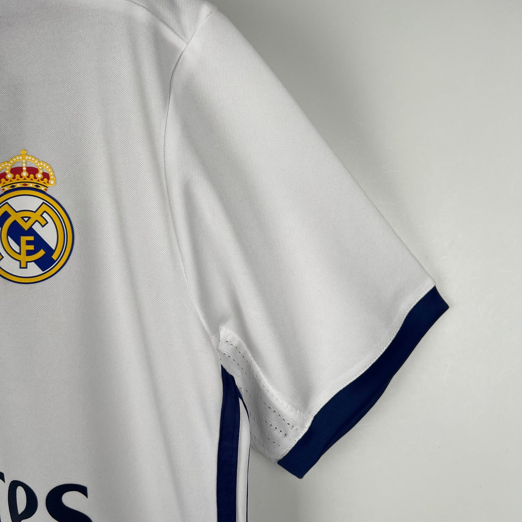 CAMISA RETRÔ REAL MADRID HOME 16/17