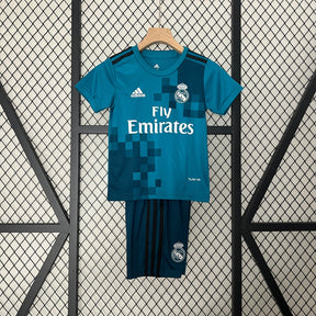 KIT INFANTIL RETRÔ REAL MADRID AWAY 17/18