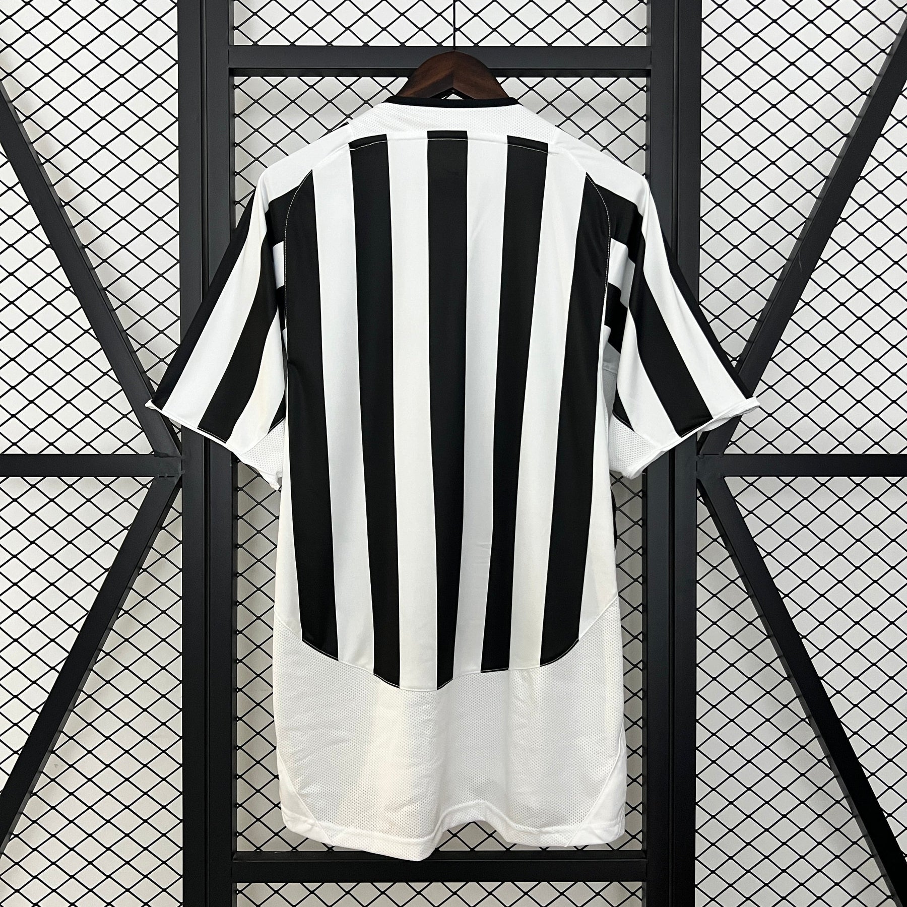 CAMISA JUVENTUS RETRÔ HOME 03/04