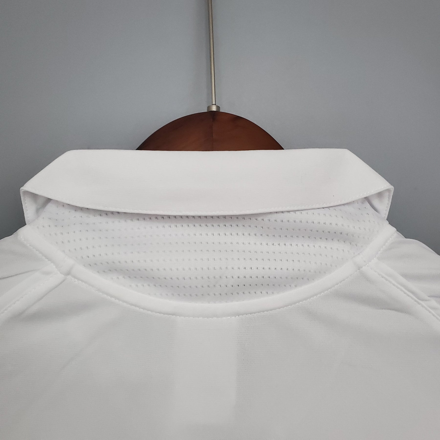 CAMISA RETRÔ REAL MADRID HOME 05/06