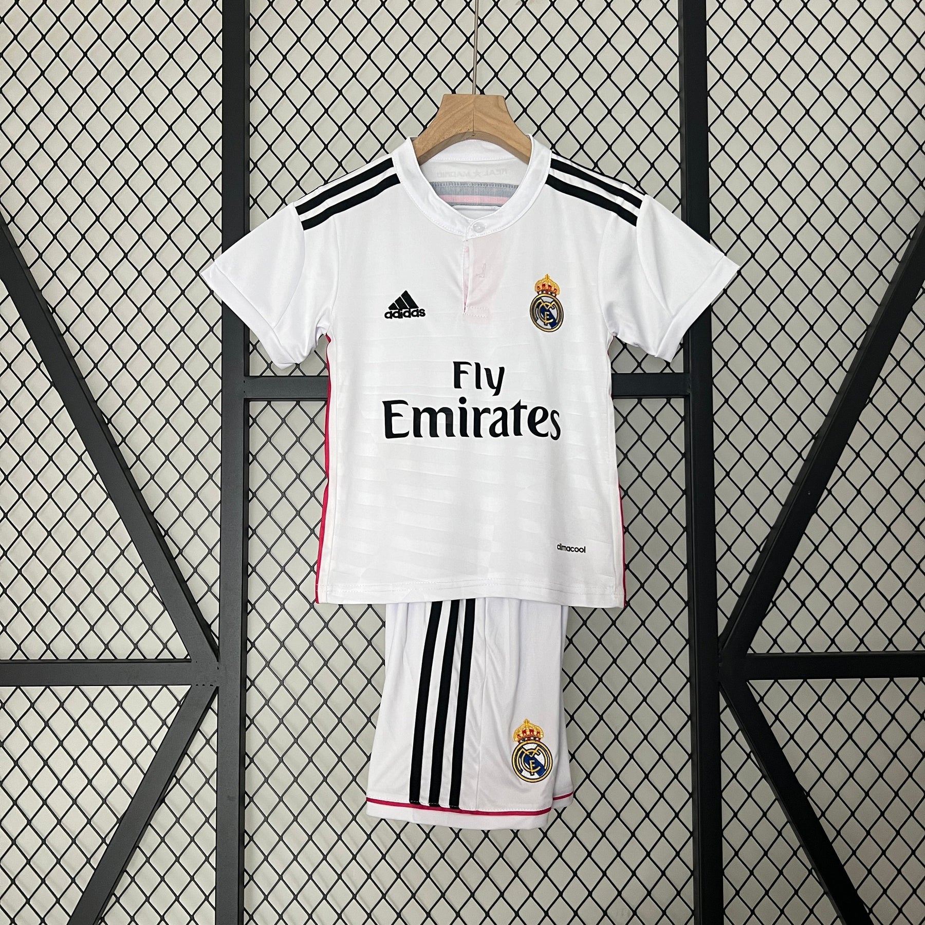 KIT INFANTIL RETRÔ REAL MADRID HOME 14/15