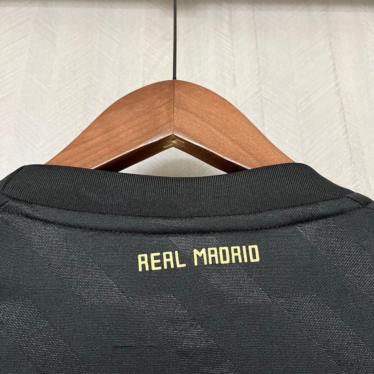 CAMISA REAL MADRID MANGA LONGA RETRÔ AWAY 11/12