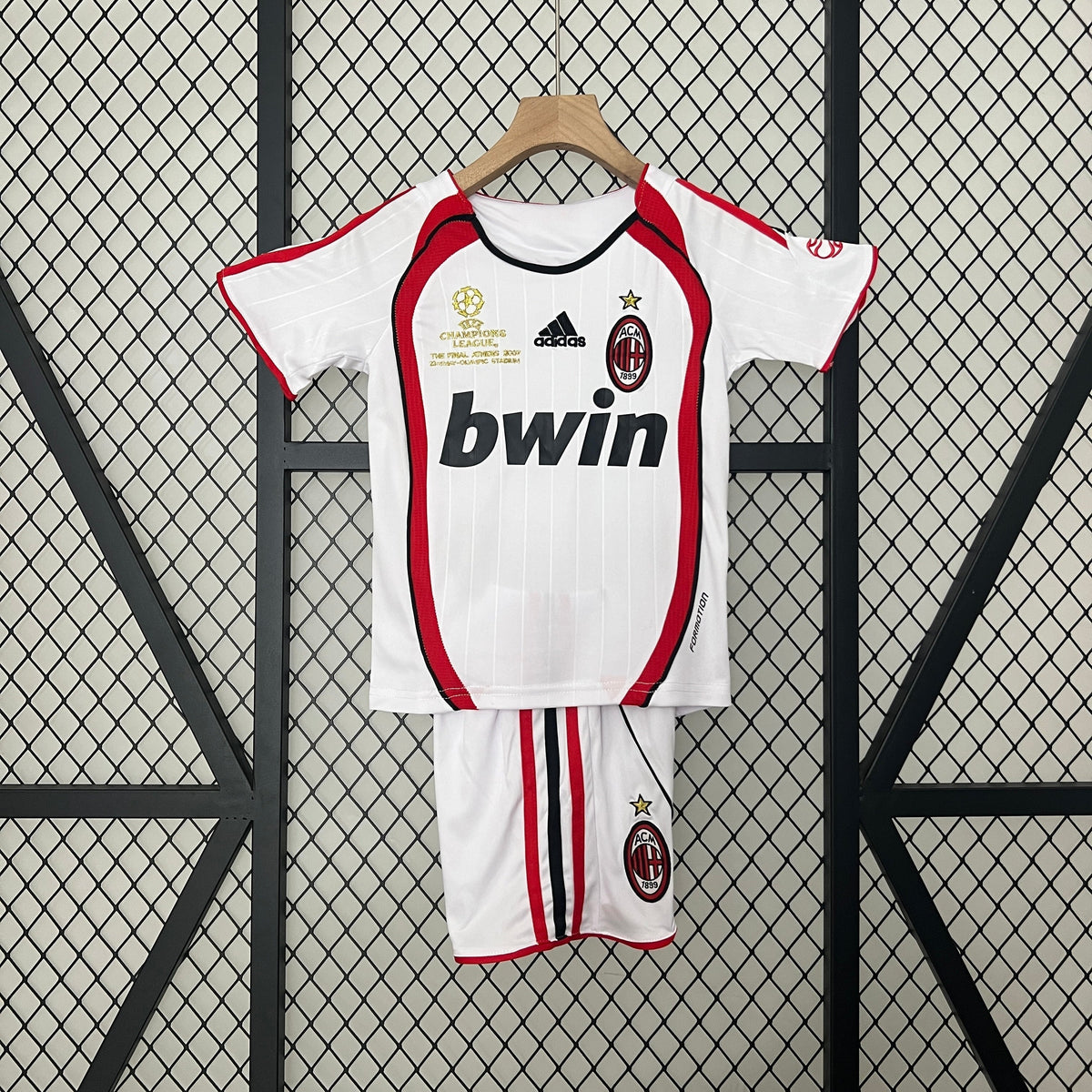 KIT INFANTIL RETRÔ MILAN AWAY 06/07