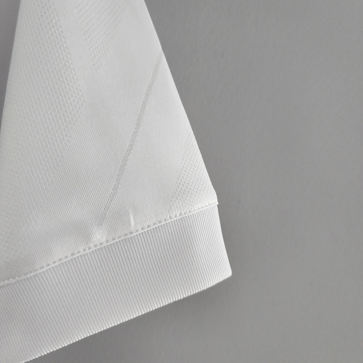 CAMISA RETRÔ REAL MADRID HOME 17/18