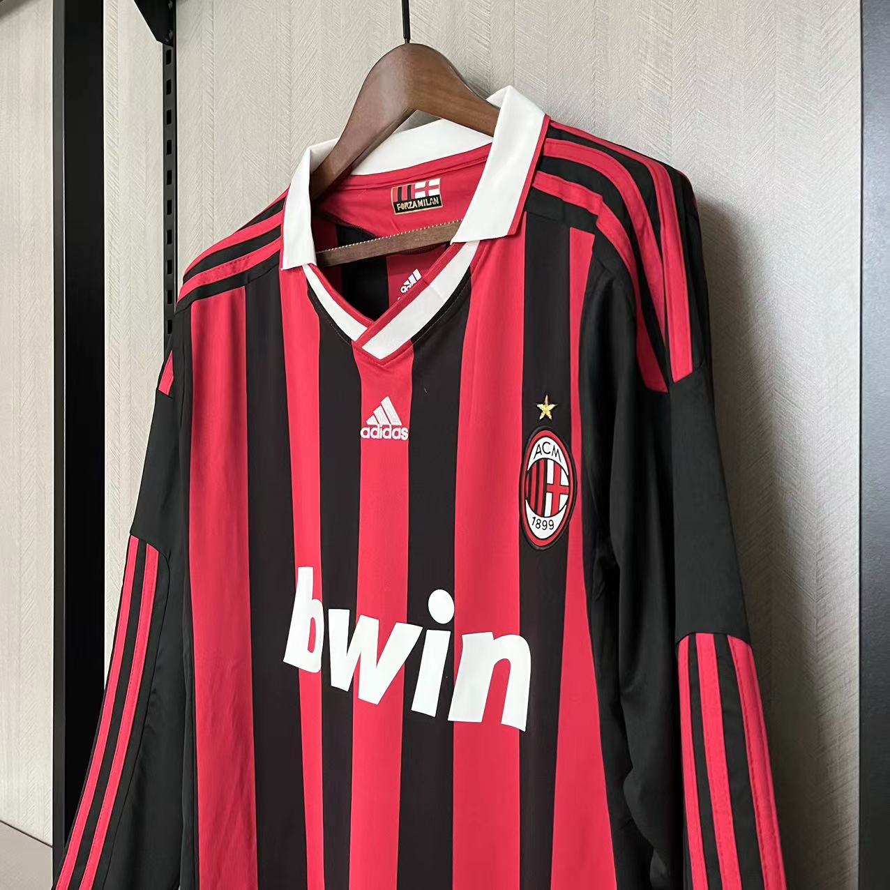 CAMISA RETRÔ MILAN HOME MANGA LONGA 09/10