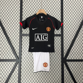 KIT INFANTIL RETRÔ MANCHESTER UNITED BLACK 08/09
