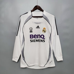 CAMISA RETRÔ REAL MADRID HOME MANGA LONGA 06/07