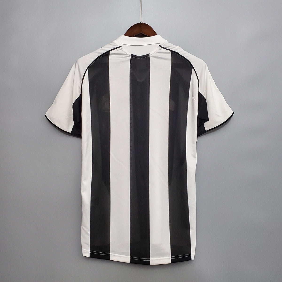 CAMISA NEWCASTLE RETRÔ HOME 05/06